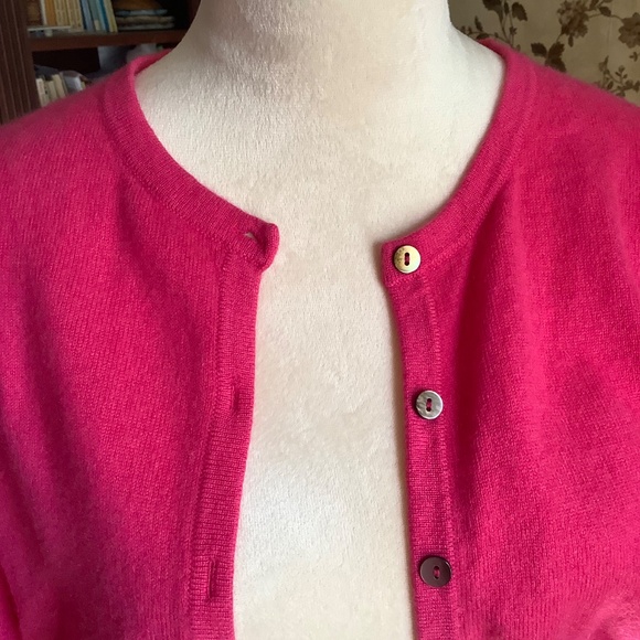 Boden Washable Cashmere Crop Cardigan 3/4 Sleeves Hot Pink Us Size 10, UK 14 - Picture 2 of 6